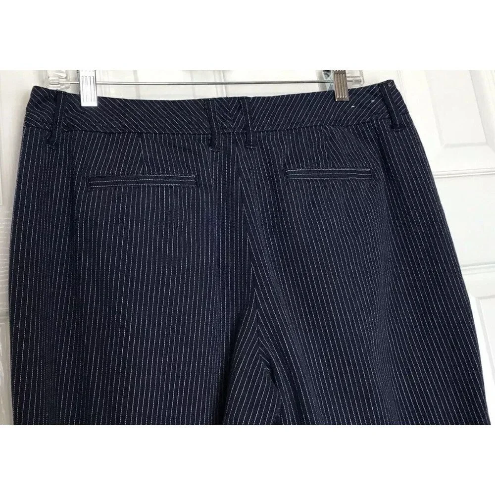 St. John's Bay Stretch Size 14 Navy & White Pinstripe Capri Pants